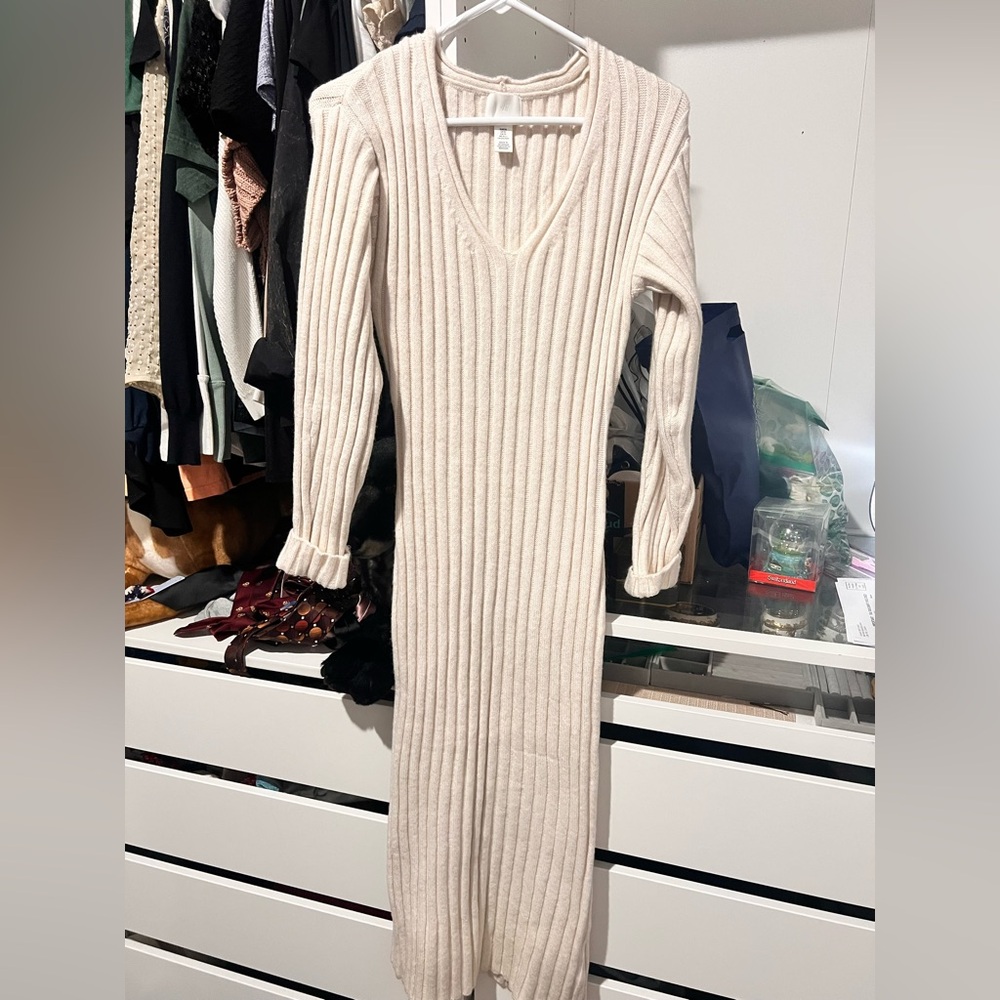 H&M Cream Buttoned V-Neck Sweater Dress